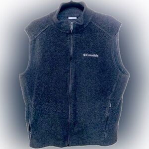 COLUMBIA Soft Fleece Winter Vest. Size Large. EUC